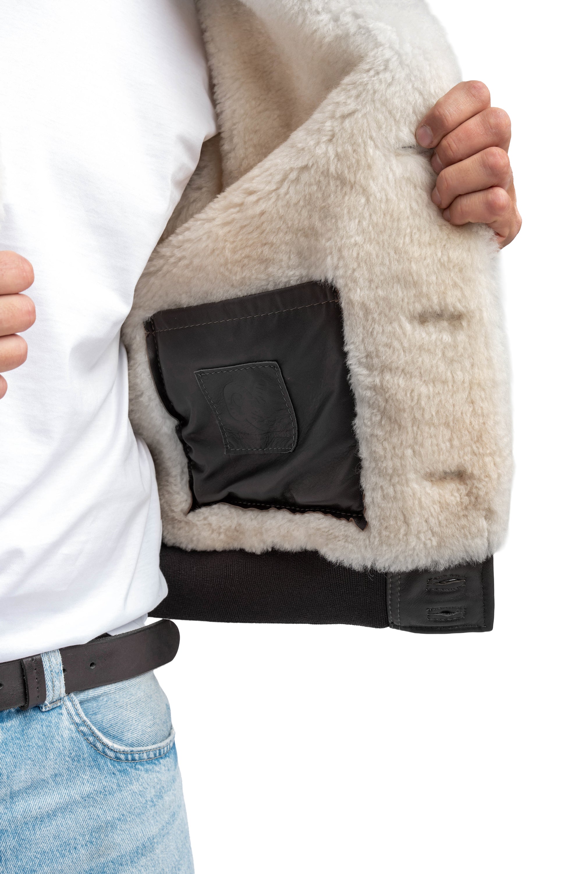 Bomber interamente in montone nero pelo bianco VAST 2