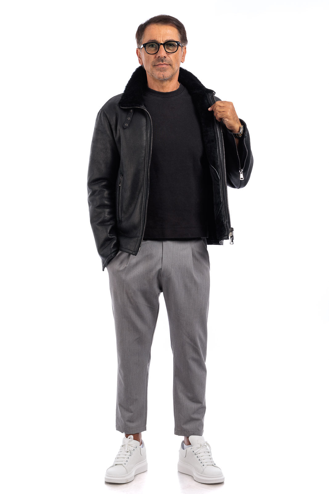 Bomber interamente in montone con zip nero pelo nero
