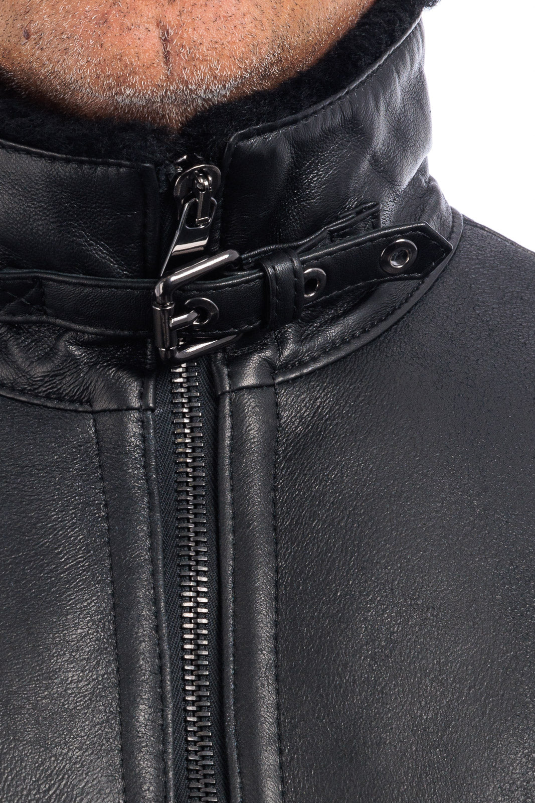 Bomber interamente in montone con zip nero pelo nero