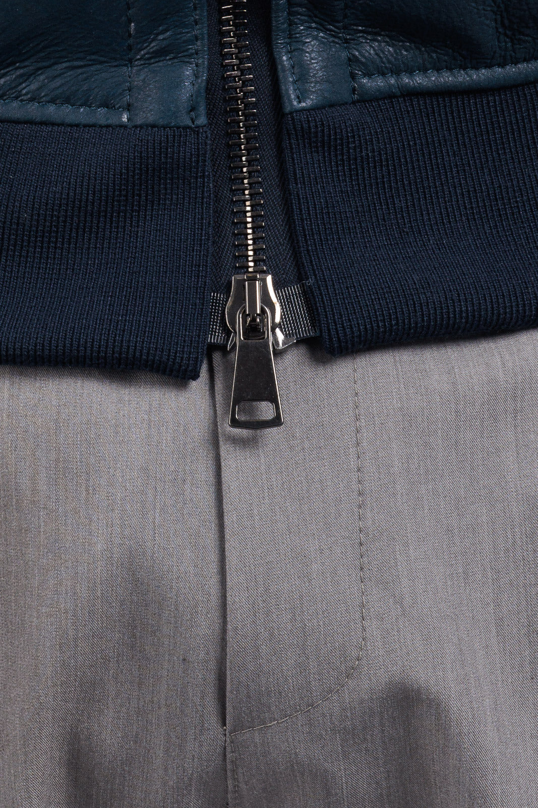 Bomber montone blu pelo nero uomo con zip e taschino