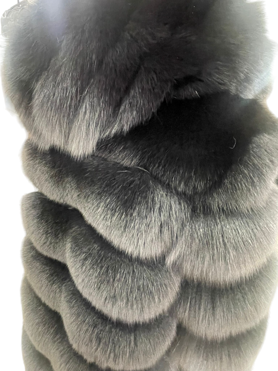 Cappottino in pelliccia di volpe nero saga royal con manica a tre quarti