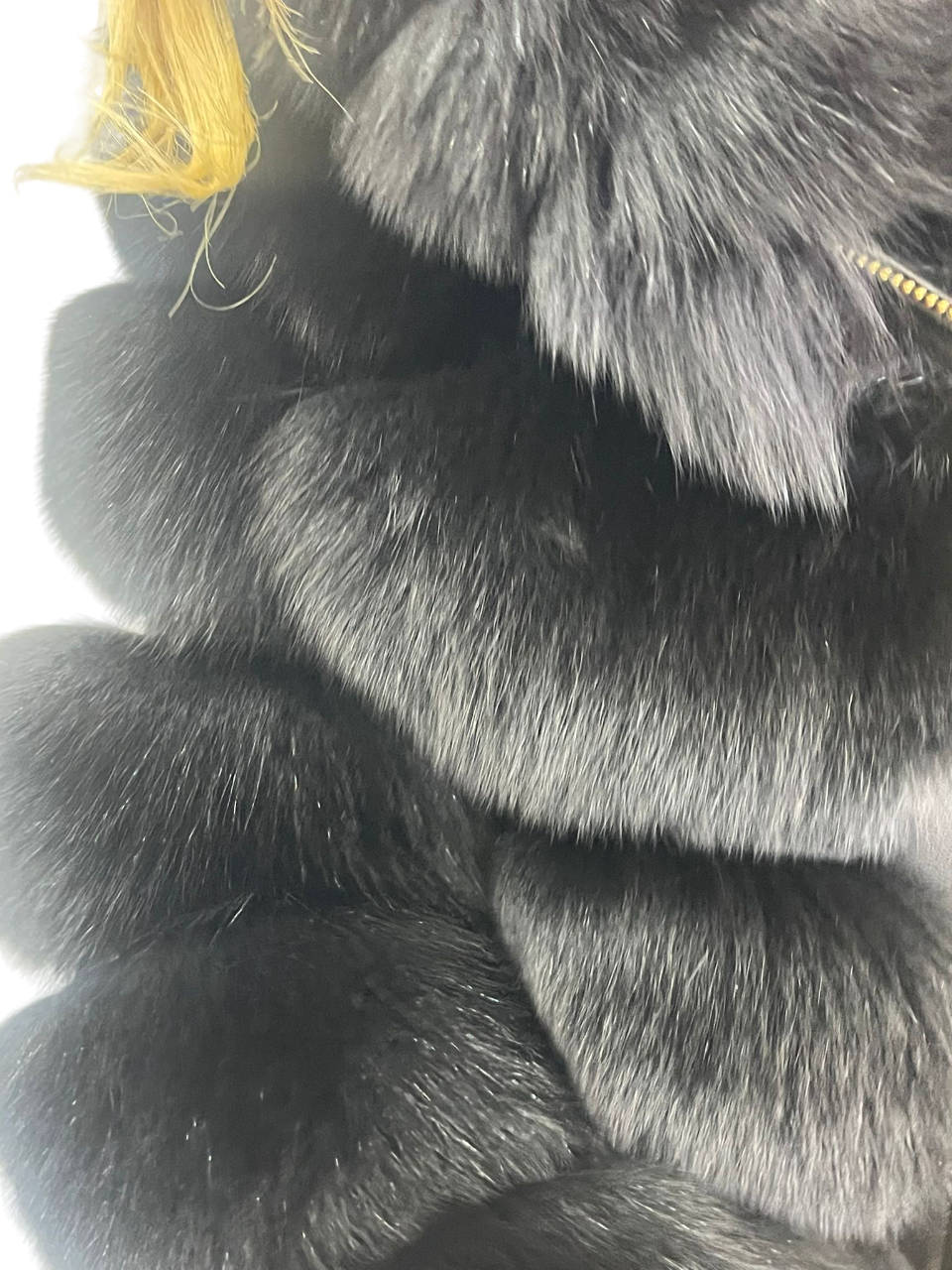 Cappottino in pelliccia di volpe nero saga royal con manica a tre quarti