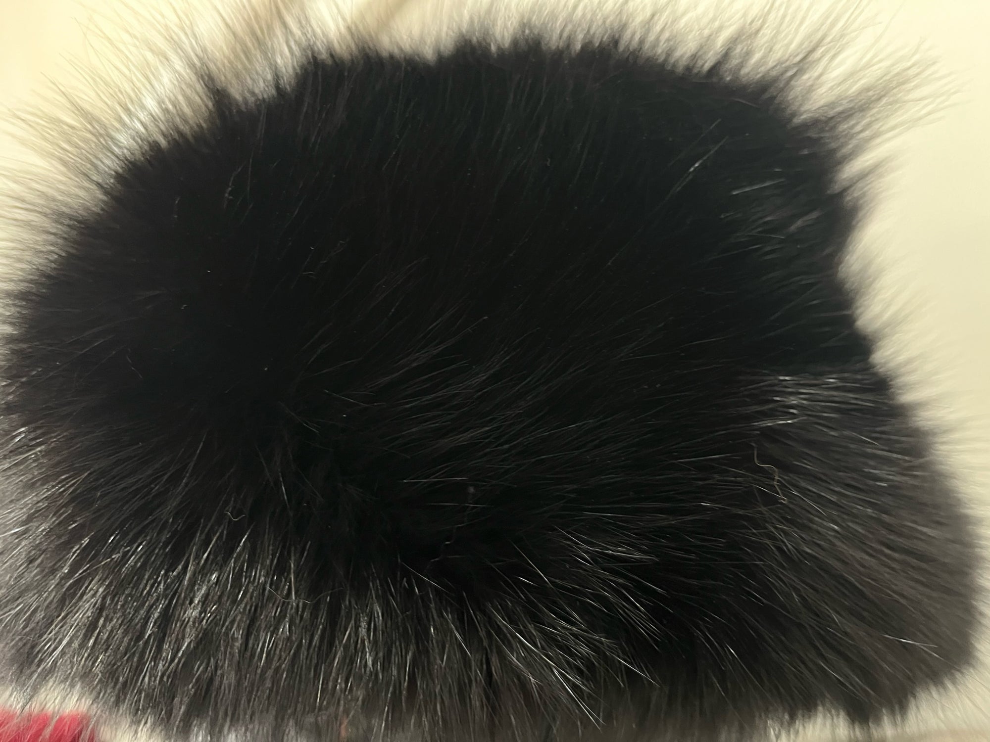 Colbacco in pelliccia di volpe nero