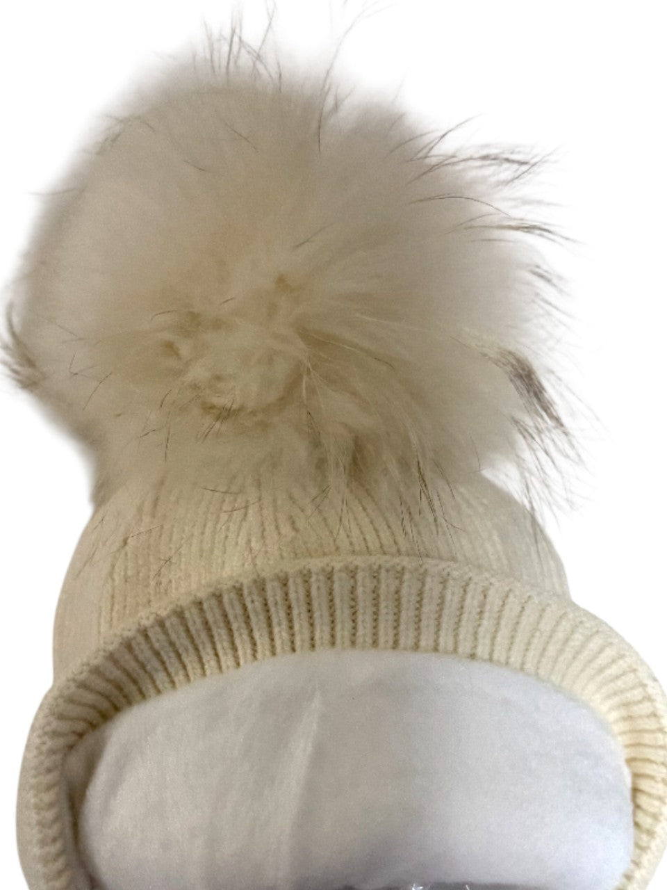 Berretto in lana con pon pon in murmasky panna