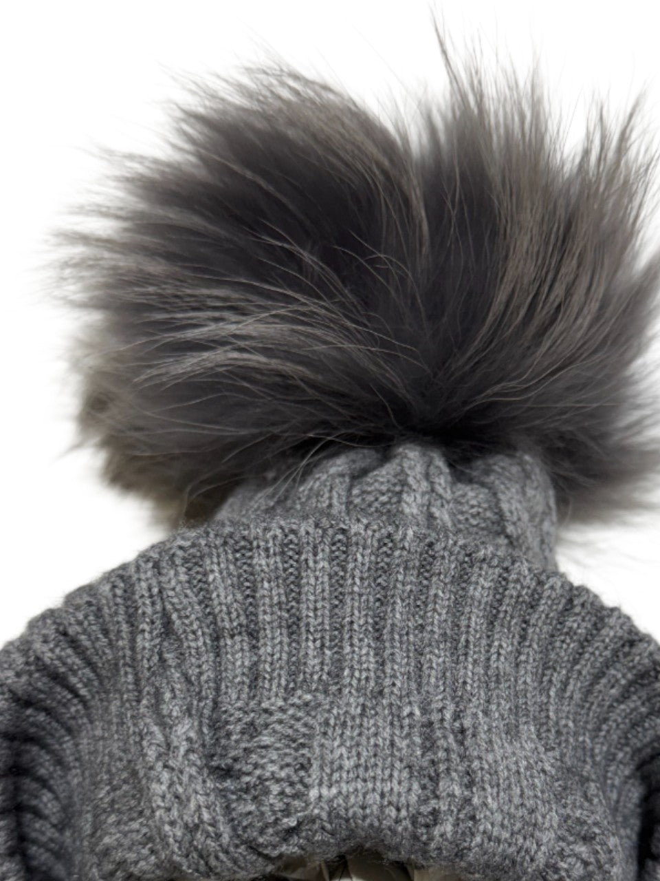 Berretto in lana int con pon pon in murmasky grigio
