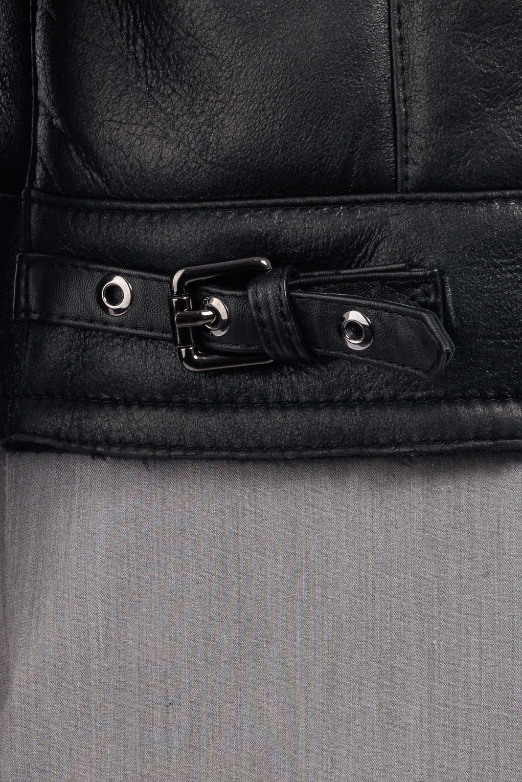 Bomber interamente in montone con zip nero pelo nero