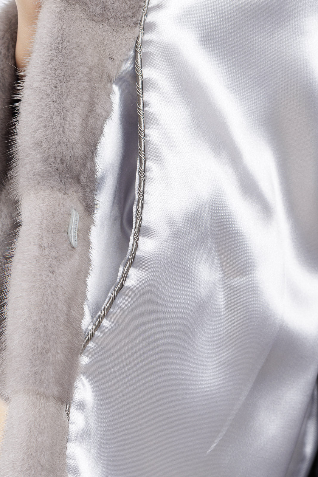 Giacca in pelliccia di Visone sapphire grigio perla con cappuccio