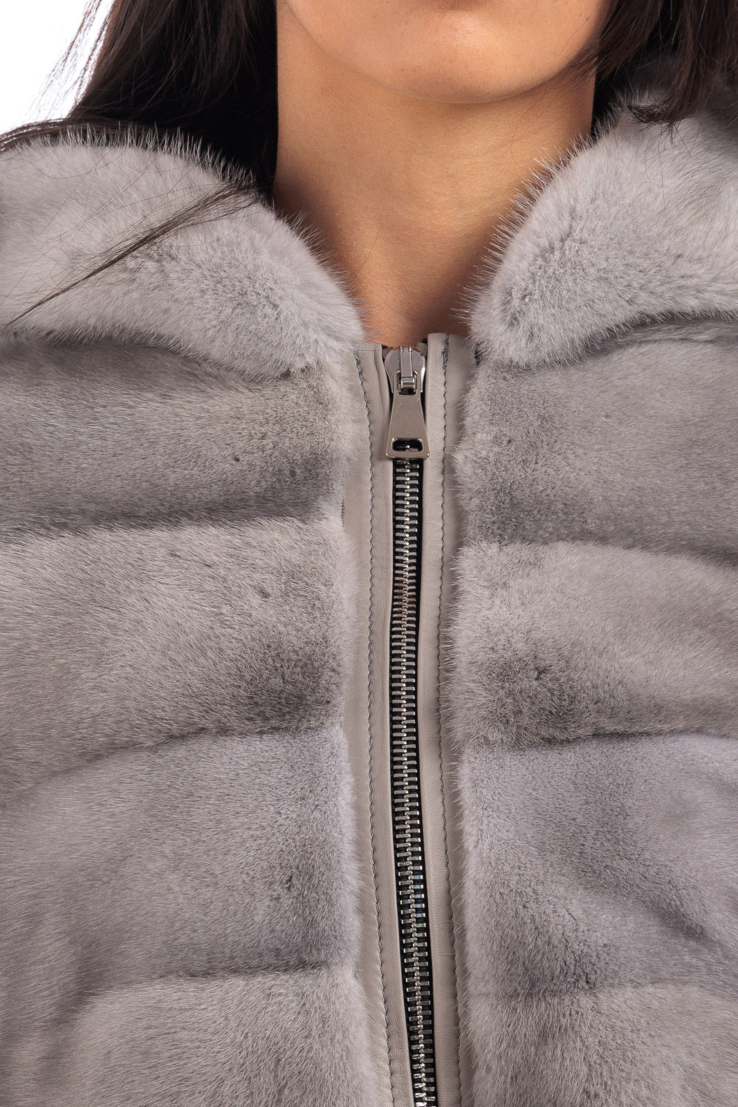 Giacca in pelliccia di Visone sapphire grigio perla corta con cappuccio