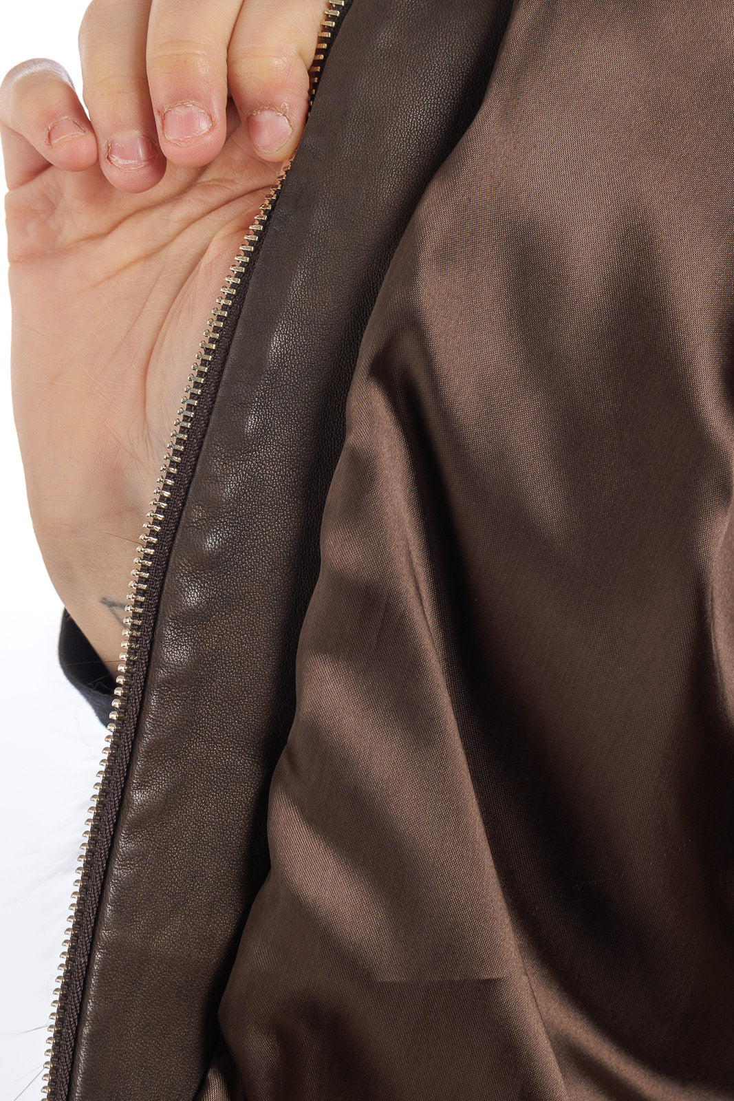 Giubbotto in pelliccia di volpe argentata con cappuccio e manica tre quarti