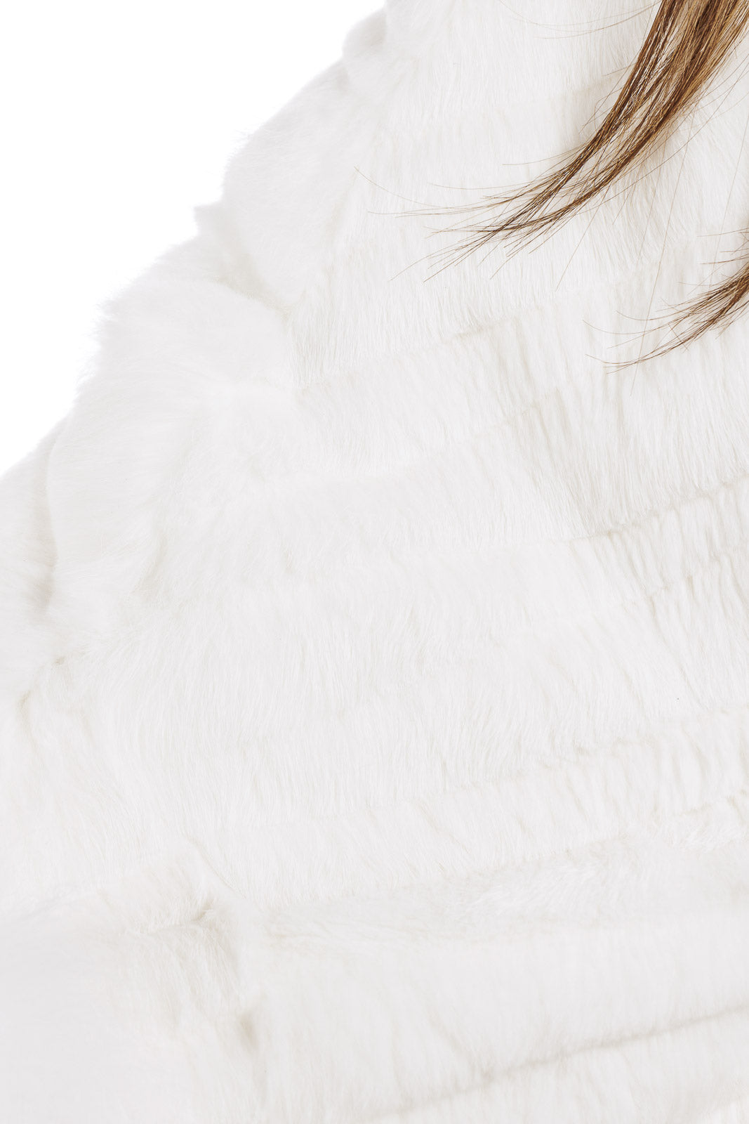 Mantella in Lapin bianca con cintura annodata in pelle