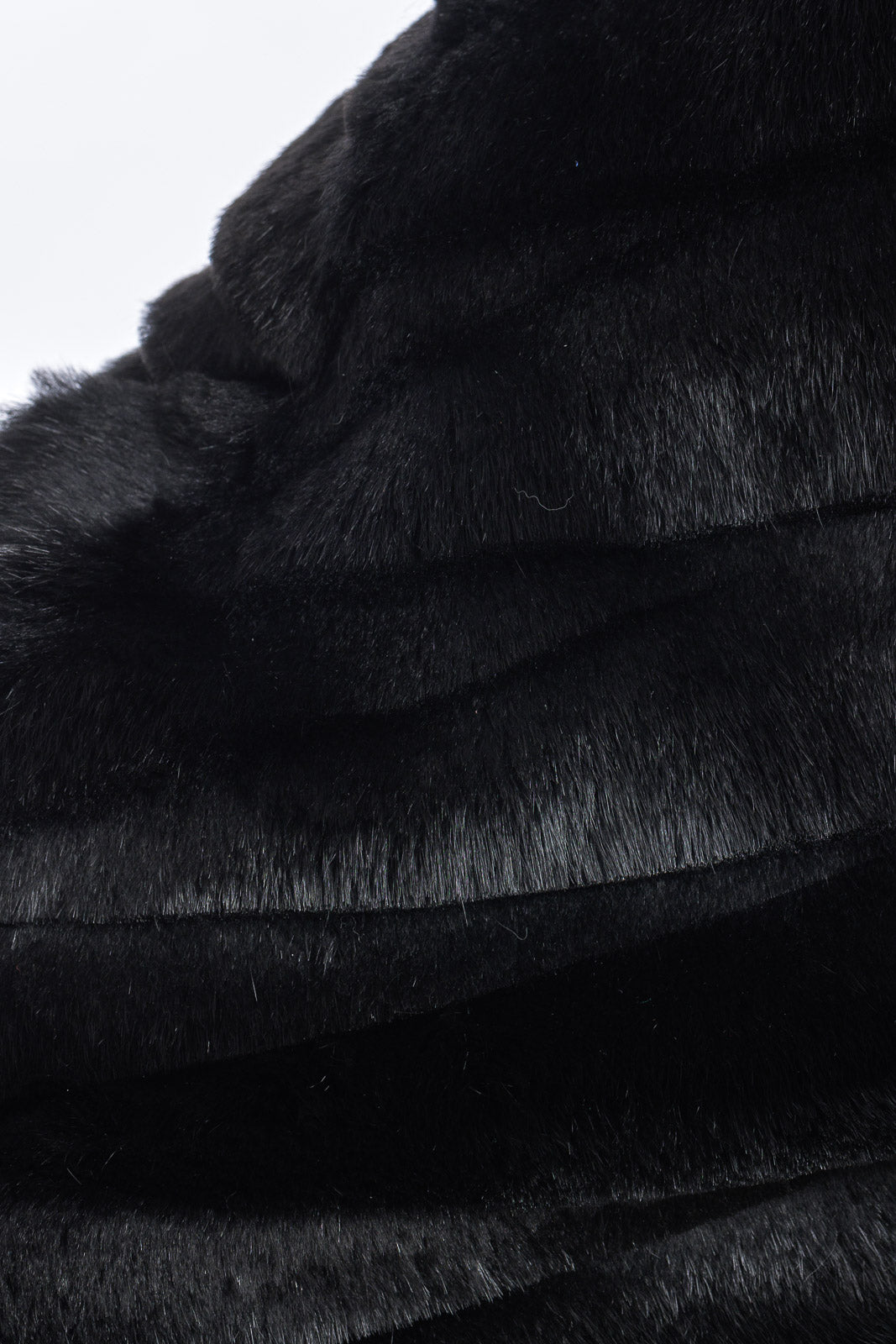 Mantella in Lapin nera con cintura annodata in pelle